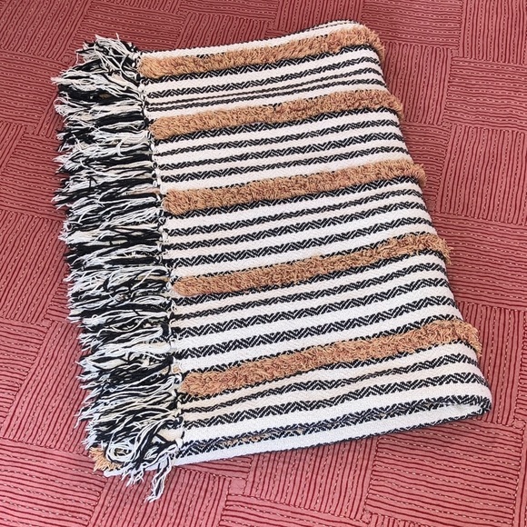 Striped Fringe Accent throw Blanket natural tones - Picture 1 of 14